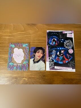I.N and Changbin Karma Photocards